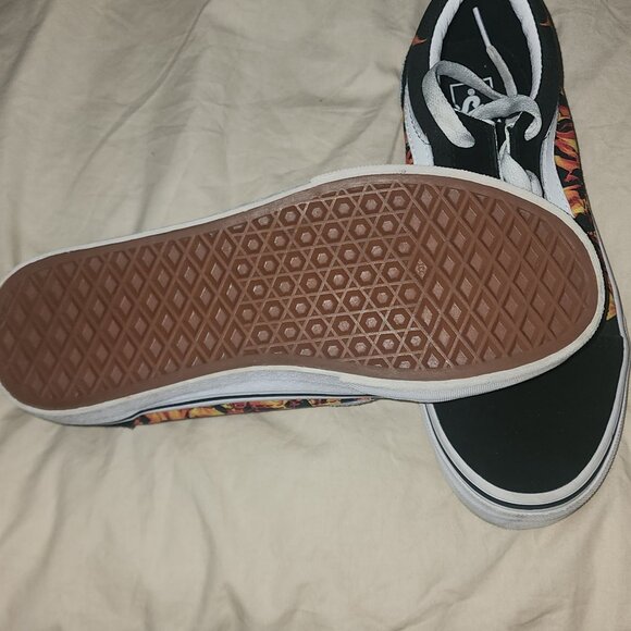 Size four shoes - Picture 2 of 4